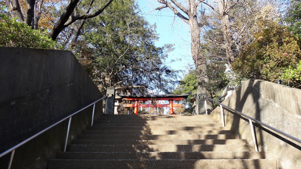大谷場氷川神社入口階段