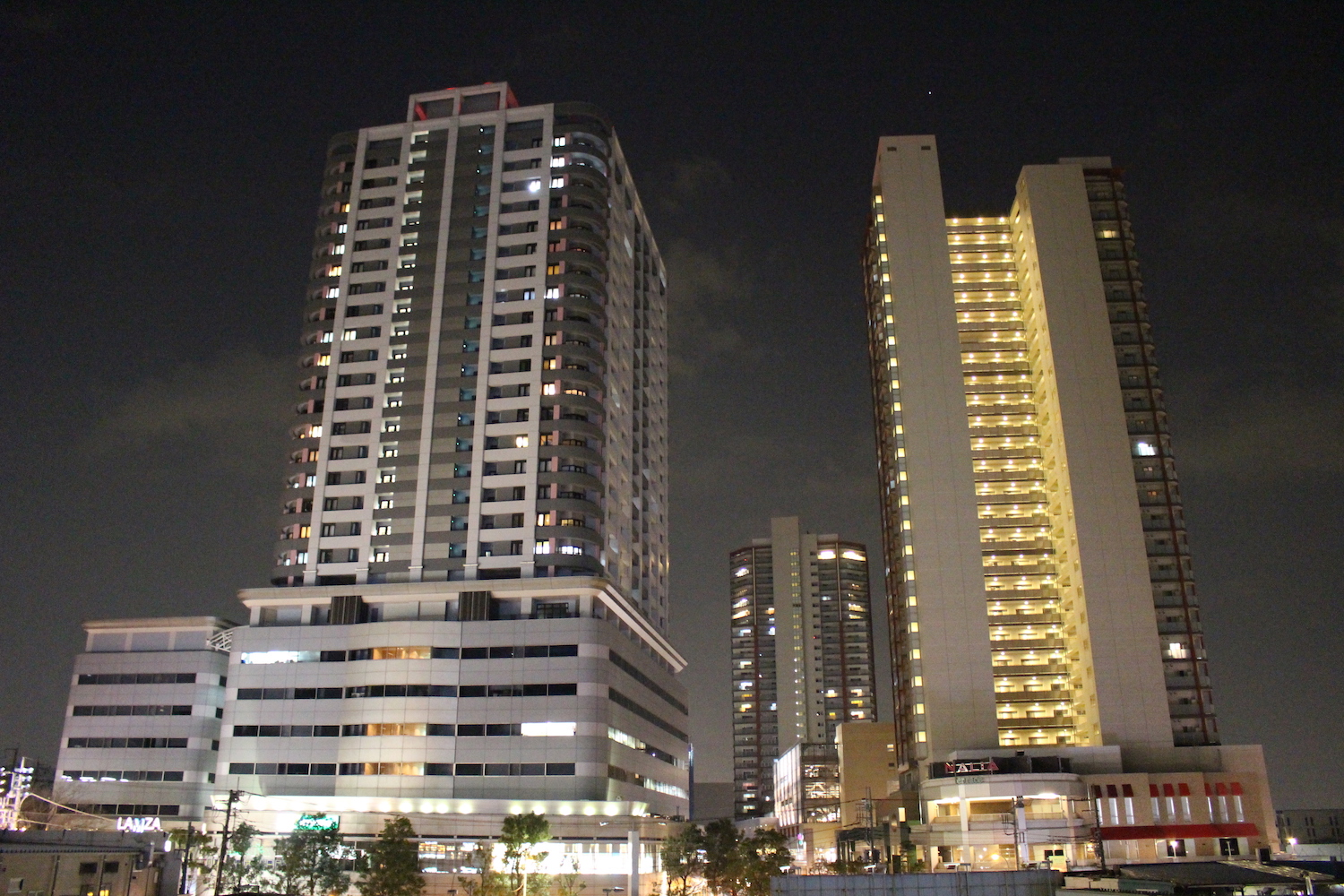 武蔵浦和駅西口高層マンション群