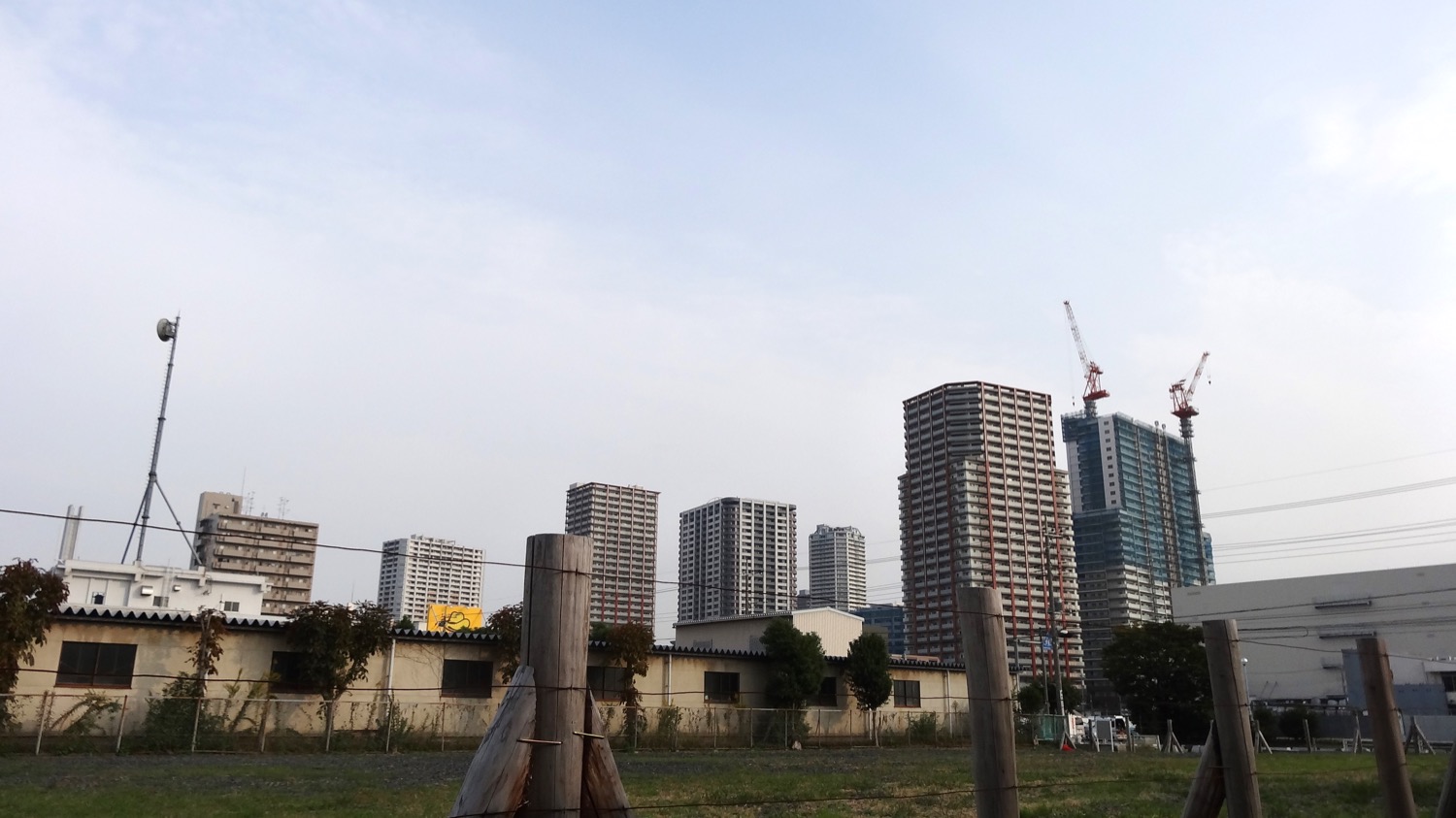武蔵浦和駅高層マンション群